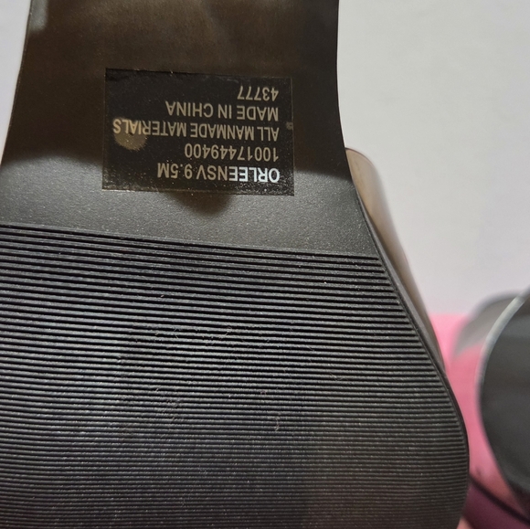 Wild Pair Women's Orleensv Black Vinyl Block Heel, Size 9.5M - Picture 6 of 7